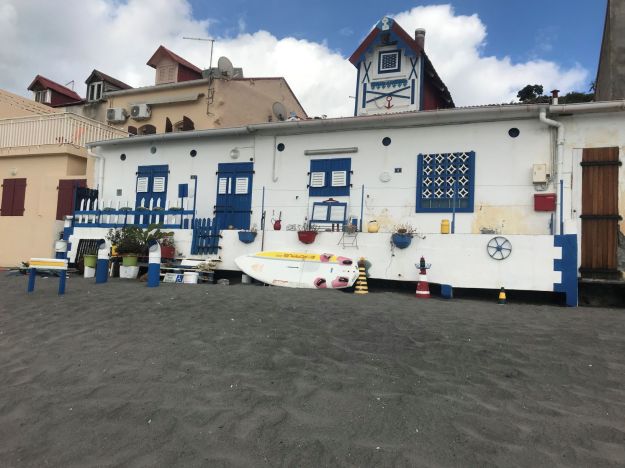 BuildingStPierre1.small